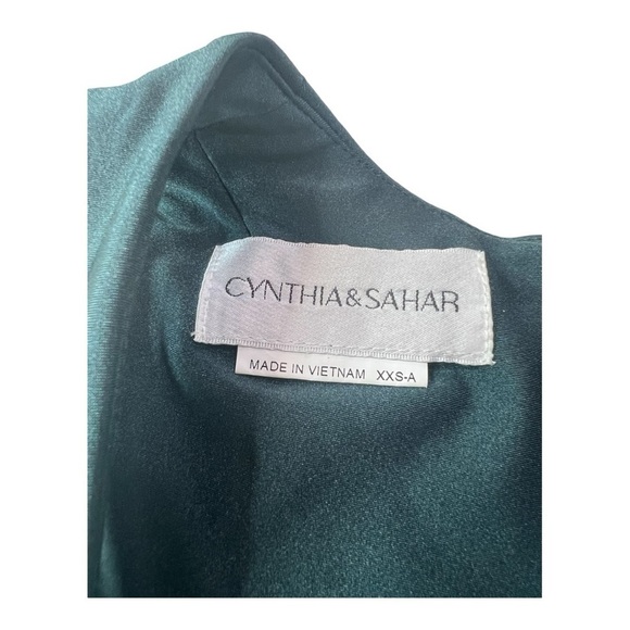 Cynthia & Sahar Square Neck Stretch Satin Mermaid Dress with Train in Evergreen - Picture 7 of 16